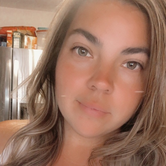 Meet your Posher, Tasia - Picture 1 of 1